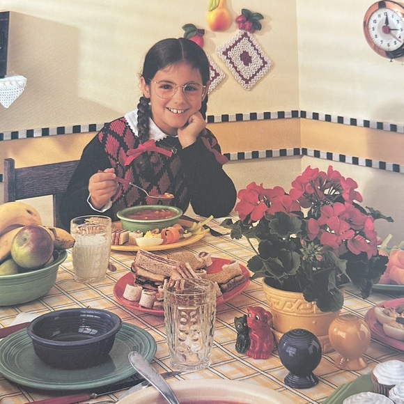The American Girls Cookbook Kirsten Samantha Molly Portfolio of Pastimes 1st Ed - Picture 10 of 13